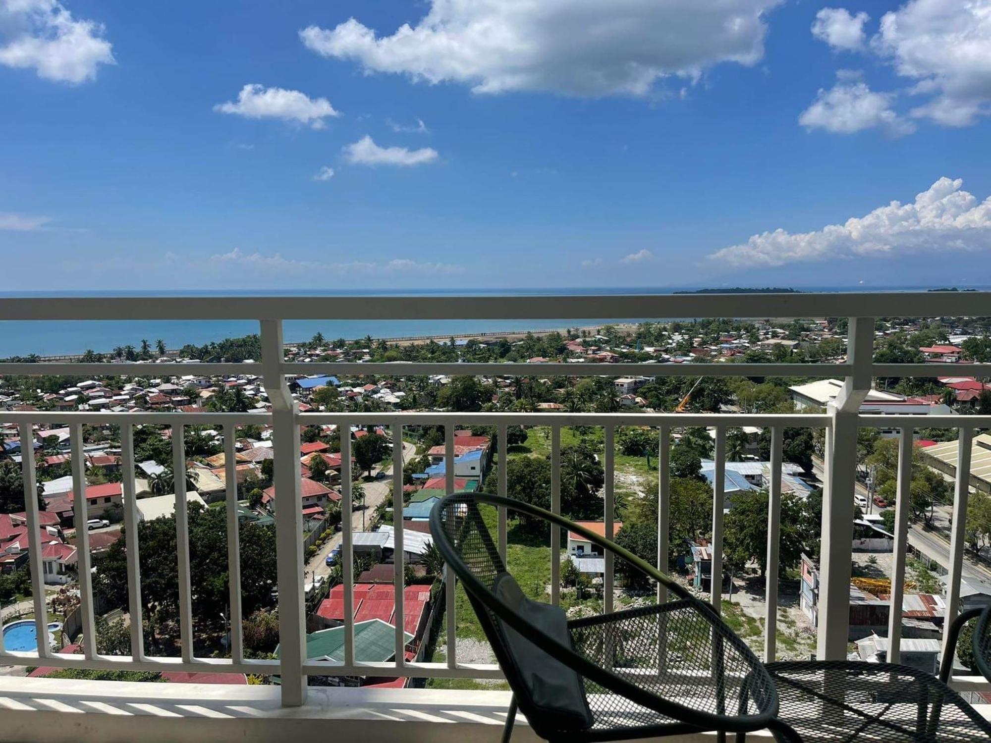 Verdon Parc Davao City With Balcony By Darpm Экстерьер фото