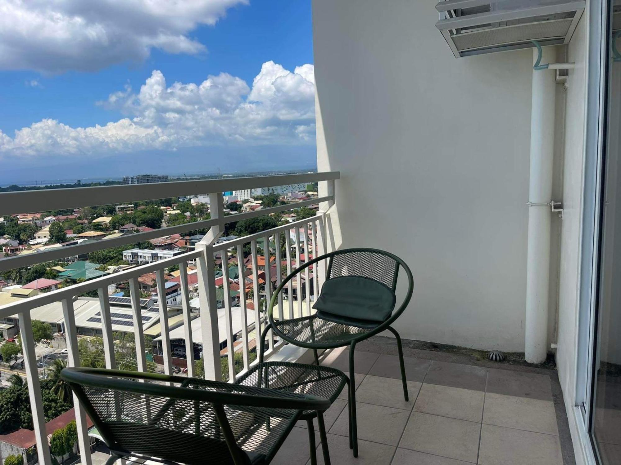 Verdon Parc Davao City With Balcony By Darpm Экстерьер фото