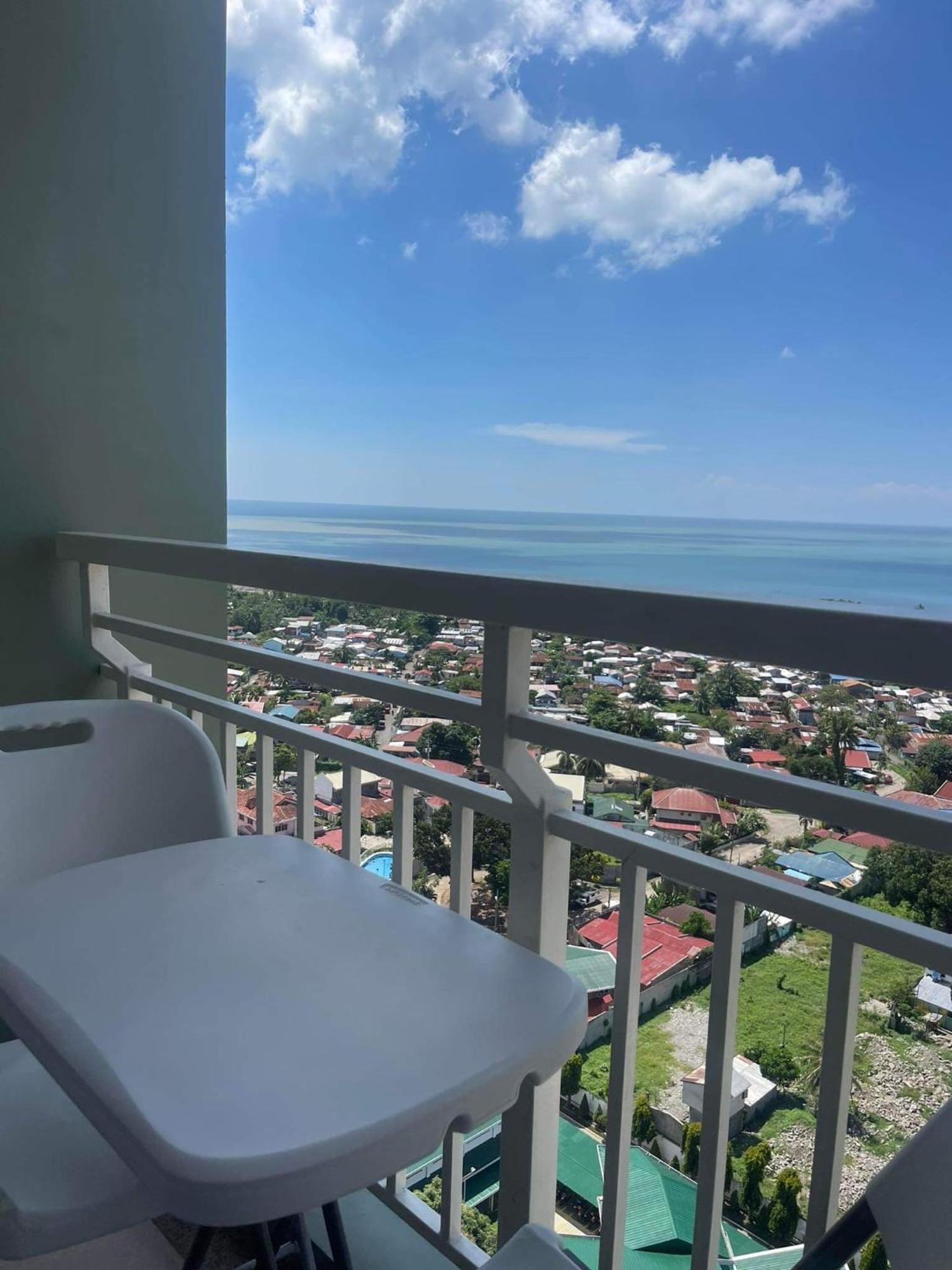 Verdon Parc Davao City With Balcony By Darpm Экстерьер фото
