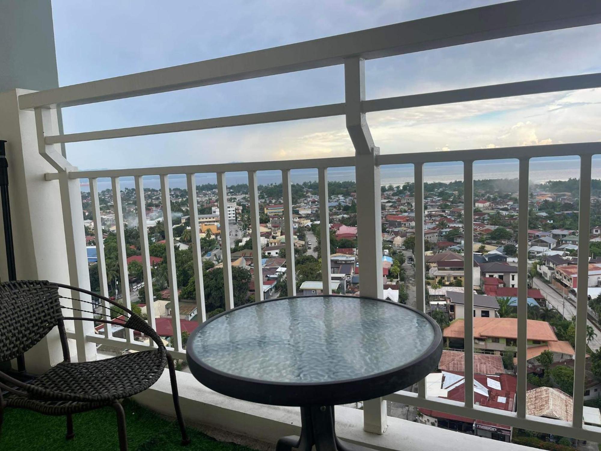 Verdon Parc Davao City With Balcony By Darpm Экстерьер фото
