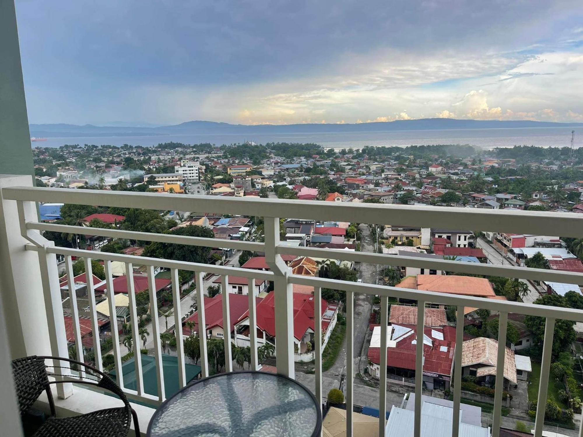 Verdon Parc Davao City With Balcony By Darpm Экстерьер фото