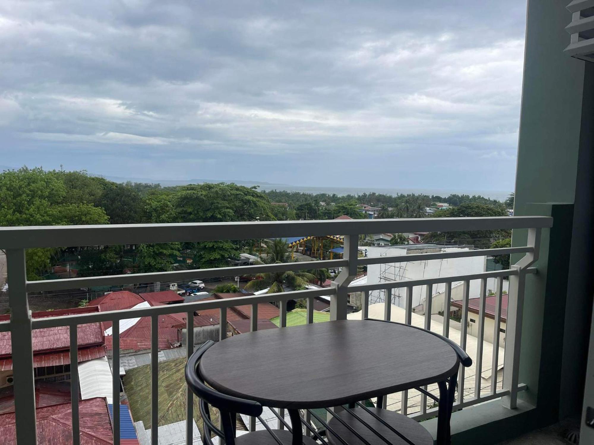 Verdon Parc Davao City With Balcony By Darpm Экстерьер фото