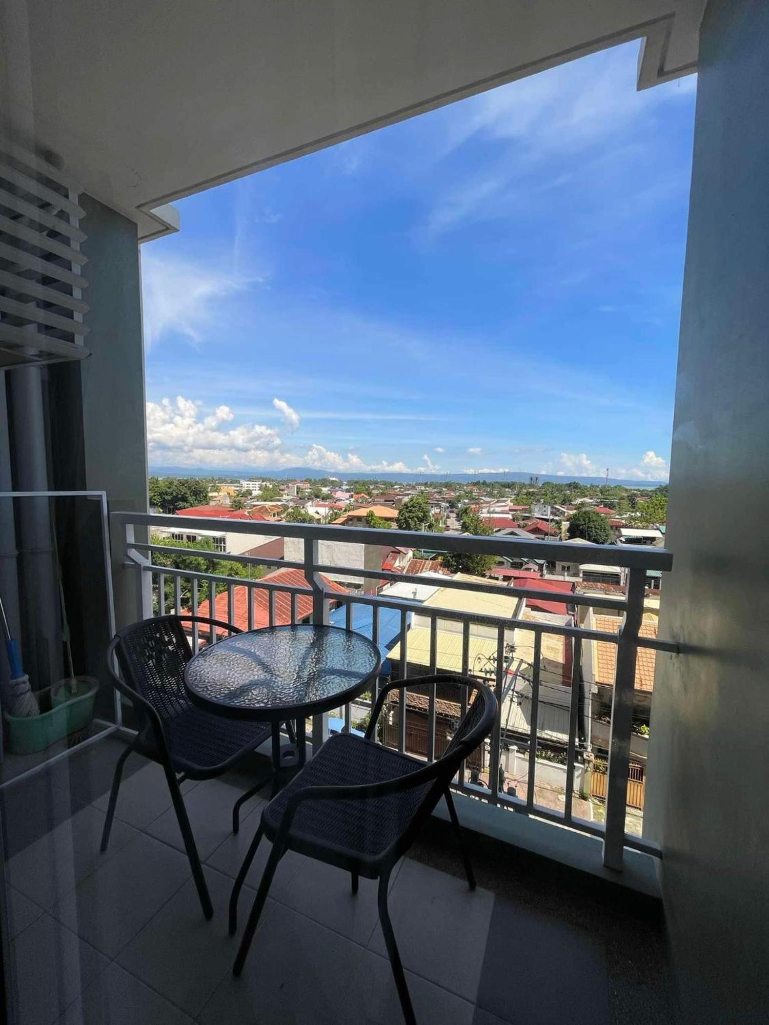 Verdon Parc Davao City With Balcony By Darpm Экстерьер фото